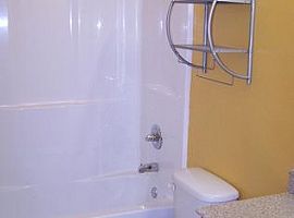 2 Bed Room in New Orleans, LA (Photo 9 of 11)