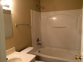 1639 Foxhaven Dr Apt 8, Richmond, Ky  in Richmond, KY (Photo 3 of 5)