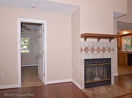 40 Ivan Ave, Warwick, Ri 02889 in Warwick, RI (Photo 4 of 11)