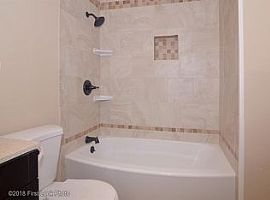 40 Ivan Ave, Warwick, Ri 02889 in Warwick, RI (Photo 9 of 11)