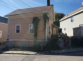 24 Audrey St, Providence, Ri 02909 in Providence, RI (Photo 2 of 10)