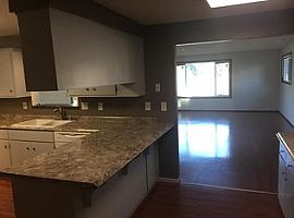 Walk to Delta Shopping Center 5 Minuets to Valley River Center  in Eugene, OR (Photo 4 of 12)