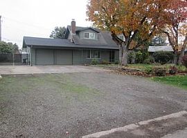 Walk to Delta Shopping Center 5 Minuets to Valley River Center  in Eugene, OR (Photo 8 of 12)