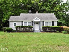 3 Beds 2 Bath 1600 Sq. Ft.  in Atlanta, GA