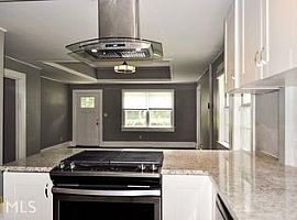 3 Beds 2 Bath 1600 Sq. Ft.  in Atlanta, GA (Photo 3 of 7)