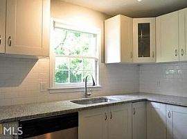 3 Beds 2 Bath 1600 Sq. Ft.  in Atlanta, GA (Photo 4 of 7)