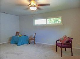 3 Beds 1 Bath 1,006 Sqft in Fort Worth, TX (Photo 3 of 11)