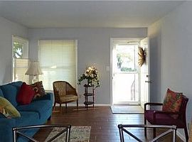 3 Beds 1 Bath 1,006 Sqft in Fort Worth, TX (Photo 4 of 11)