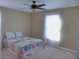 3 Beds 1 Bath 1,006 Sqft in Fort Worth, TX (Photo 5 of 11)