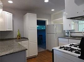 3 Beds 1 Bath 1,006 Sqft in Fort Worth, TX (Photo 6 of 11)