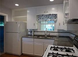 3 Beds 1 Bath 1,006 Sqft in Fort Worth, TX (Photo 7 of 11)