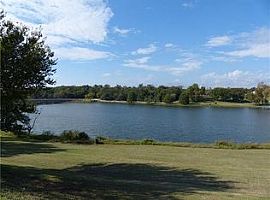 3 Beds 1 Bath 1,006 Sqft in Fort Worth, TX (Photo 9 of 11)