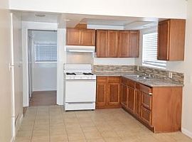 Multi Family Home in Long Beach, CA (Photo 10 of 12)