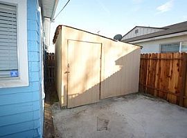 Multi Family Home in Long Beach, CA (Photo 4 of 12)