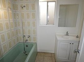 Multi Family Home in Long Beach, CA (Photo 7 of 12)