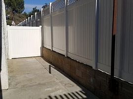 Townhouse with Vaulted Ceilings in Santa Clarita, CA (Photo 2 of 12)