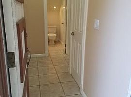 Townhouse with Vaulted Ceilings in Santa Clarita, CA (Photo 4 of 12)