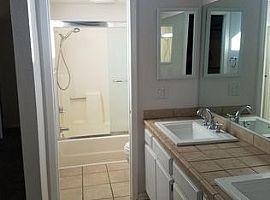 Townhouse with Vaulted Ceilings in Santa Clarita, CA (Photo 7 of 12)