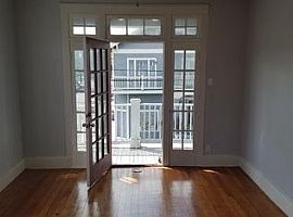 Amplious Apartment  in New Orleans, LA (Photo 2 of 6)