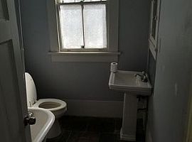 Amplious Apartment  in New Orleans, LA (Photo 3 of 6)