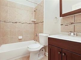 Beautiful 3 Bedroom Cozy Home in New Orleans, LA (Photo 10 of 12)