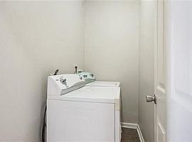 Beautiful 3 Bedroom Cozy Home in New Orleans, LA (Photo 12 of 12)