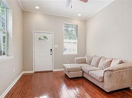 Beautiful 3 Bedroom Cozy Home in New Orleans, LA (Photo 4 of 12)
