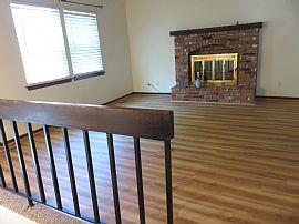 Nice, Convenient, 3 Br Split Level House in Olathe, KS (Photo 2 of 7)