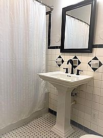 218 Glazier Ave, Bellevue, Ky   3 Beds 1 Bath in Bellevue, KY (Photo 2 of 9)