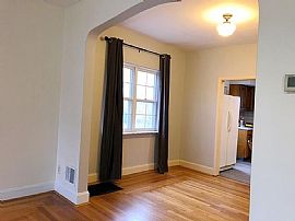 218 Glazier Ave, Bellevue, Ky   3 Beds 1 Bath in Bellevue, KY (Photo 8 of 9)