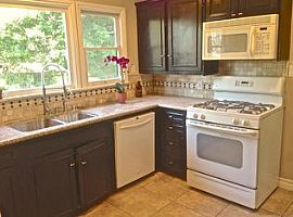 Beautiful Family 3 Bedroom House  in Sherman Oaks, CA (Photo 3 of 12)