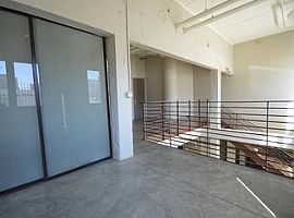 Beautiful 3 Bedroom Apartment in 1100 S Grand Ave, Los Angeles in Los Angeles, CA (Photo 2 of 12)