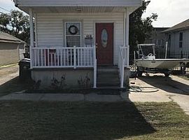 Beautiful 2 Bedroom 1 Bath in New Orleans, LA (Photo 2 of 9)
