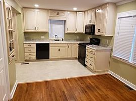 2922 Washington St, Paducah, Ky  in Paducah, KY (Photo 3 of 5)