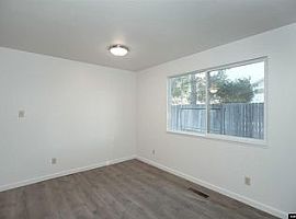 2154 La Hacienda Dr Sparks, Nv 89434 in Sparks, NV (Photo 4 of 12)