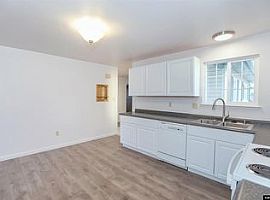 2154 La Hacienda Dr Sparks, Nv 89434 in Sparks, NV (Photo 7 of 12)