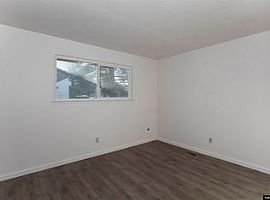 2154 La Hacienda Dr Sparks, Nv 89434 in Sparks, NV (Photo 8 of 12)