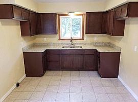 4766 N 118th St, Wauwatosa, Wi 53225 in Milwaukee, WI (Photo 4 of 4)