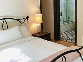 3 Beds 2 Baths 1,450 Sqft in Austin, TX (Photo 7 of 12)