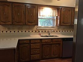 3 Beds 2 Baths 2,000 Sqft in Irving, TX (Photo 4 of 12)