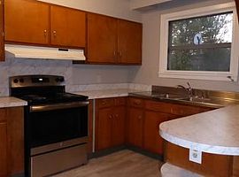 1872 Patton Chapel Rd, Hoover, Al 35226 in Hoover, AL (Photo 4 of 12)