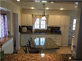 3 Bedroom 1263 Highview Ter, Cheshire, Ct 06410 in Cheshire, CT (Photo 4 of 10)