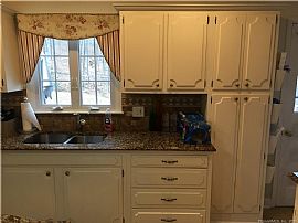 3 Bedroom 1263 Highview Ter, Cheshire, Ct 06410 in Cheshire, CT (Photo 6 of 10)