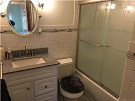 3 Bedroom 1263 Highview Ter, Cheshire, Ct 06410 in Cheshire, CT (Photo 8 of 10)