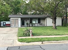 2 Beds 1 Bath 1,116 Sqft in Euless, TX
