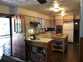 3 Beds 2 Baths 1,705 Sqft in Dallas, TX (Photo 5 of 12)