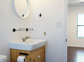 2 Beds 1 Bath 728 Sqft in Austin, TX (Photo 10 of 12)