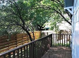 2 Beds 1 Bath 728 Sqft in Austin, TX (Photo 11 of 12)