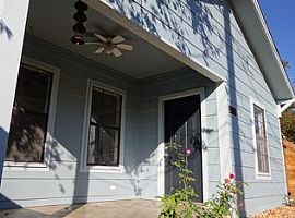 2 Beds 1 Bath 728 Sqft in Austin, TX (Photo 3 of 12)