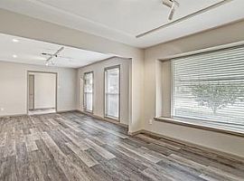 House For Rent in Houston, TX (Photo 2 of 9)